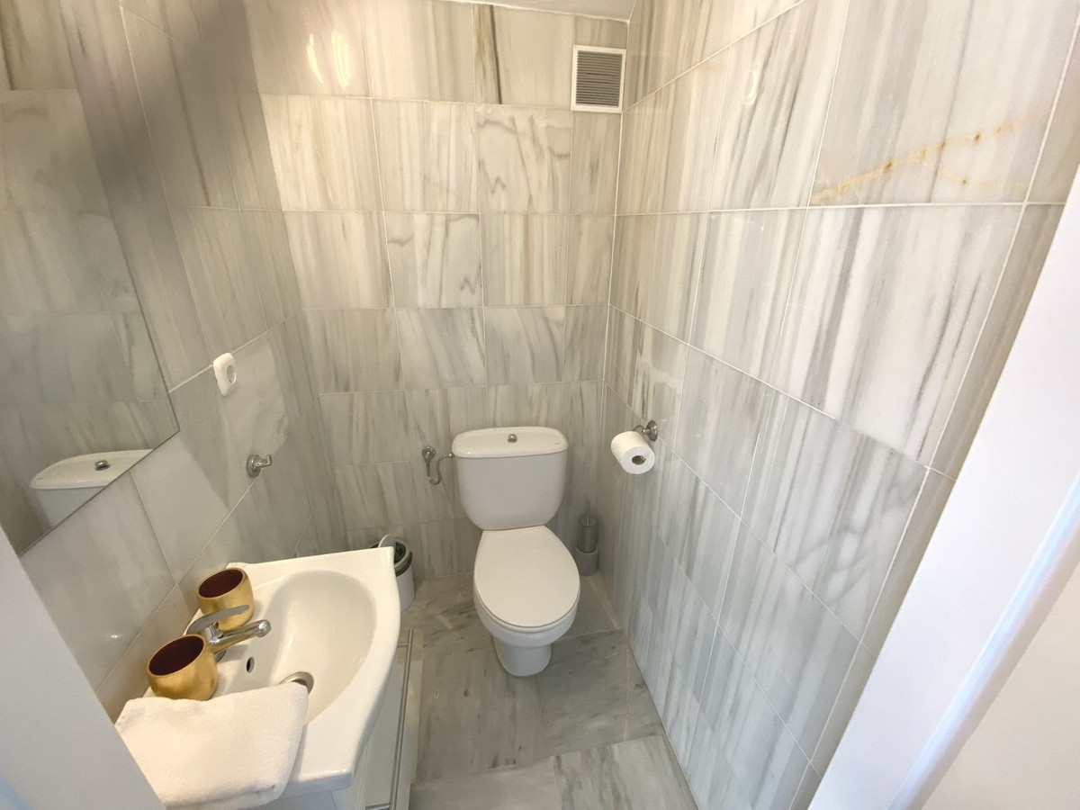 3 Bed Apartment for sale in Nueva Andalucía Costa Del Sol, Málaga, Spain
