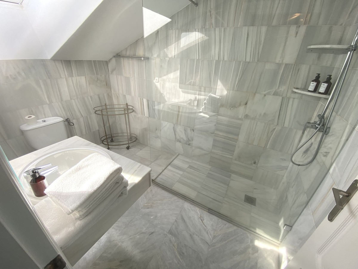3 Bed Apartment for sale in Nueva Andalucía Costa Del Sol, Málaga, Spain
