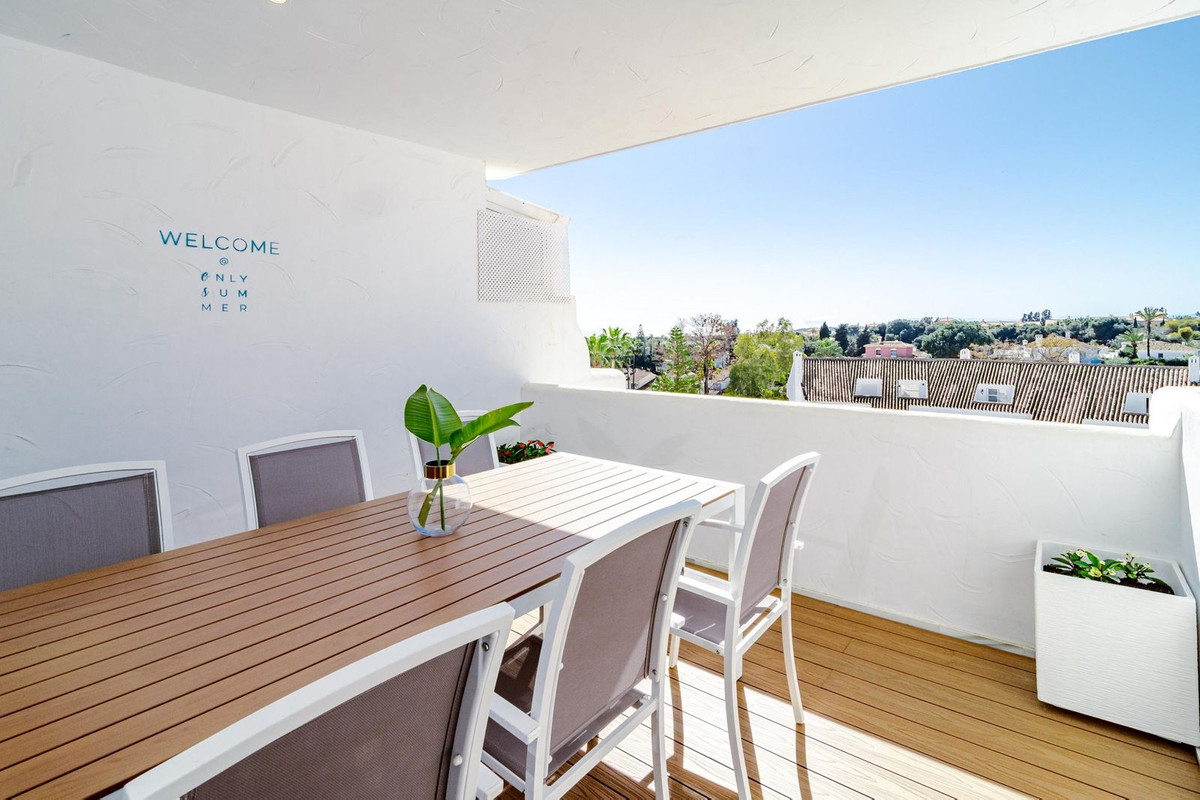 3 Bed Apartment for sale in Nueva Andalucía Costa Del Sol, Málaga, Spain