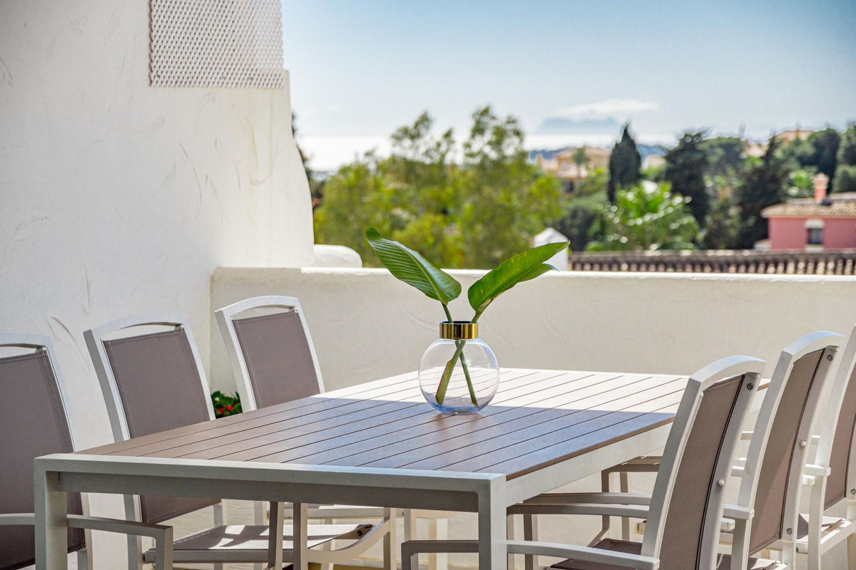 3 Bed Apartment for sale in Nueva Andalucía Costa Del Sol, Málaga, Spain