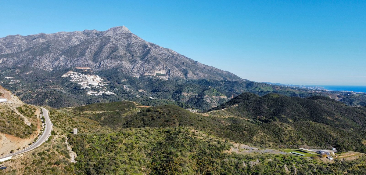 Plots for sale in La Quinta Costa Del Sol, Málaga, Spain