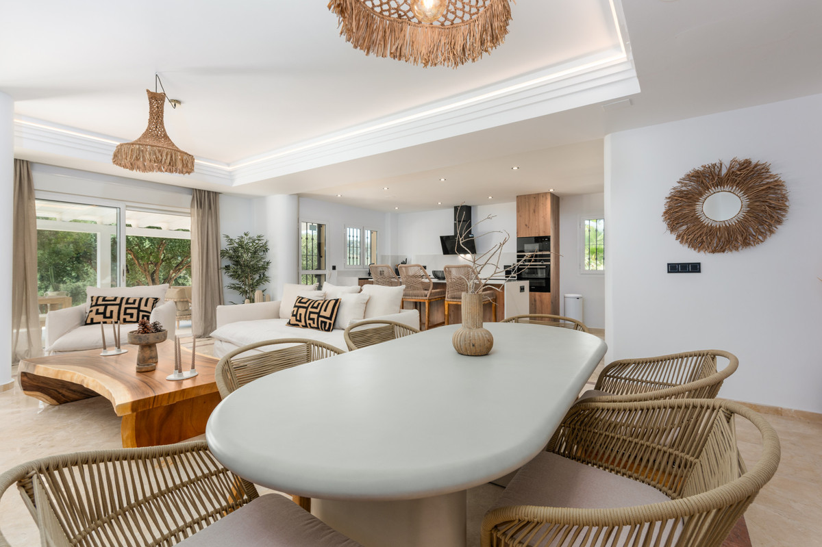 Se vende Apartamento Planta Baja de 3 dormitorios en Costa Del Sol, Cadiz, España