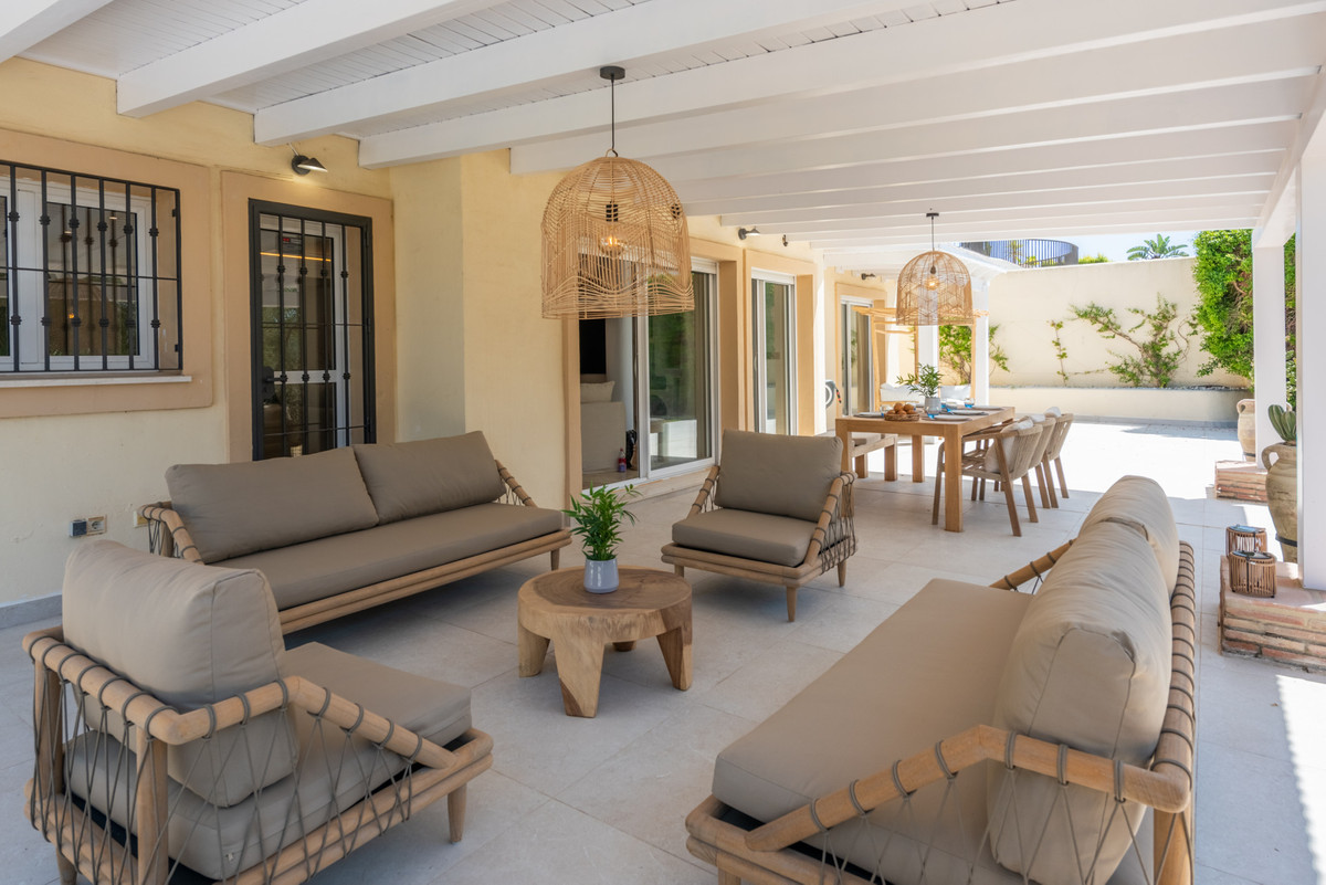 Se vende Apartamento Planta Baja de 3 dormitorios en Costa Del Sol, Cadiz, España