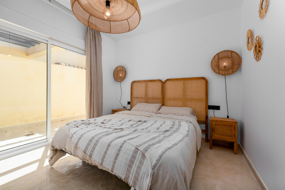 Se vende Apartamento Planta Baja de 3 dormitorios en Costa Del Sol, Cadiz, España