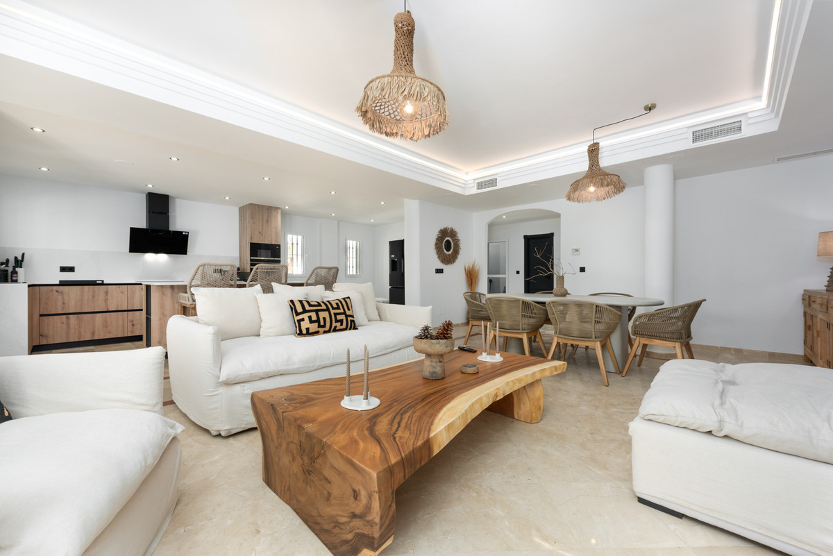 Se vende Apartamento Planta Baja de 3 dormitorios en Costa Del Sol, Cadiz, España