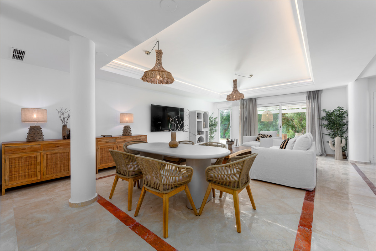 Se vende Apartamento Planta Baja de 3 dormitorios en Costa Del Sol, Cadiz, España