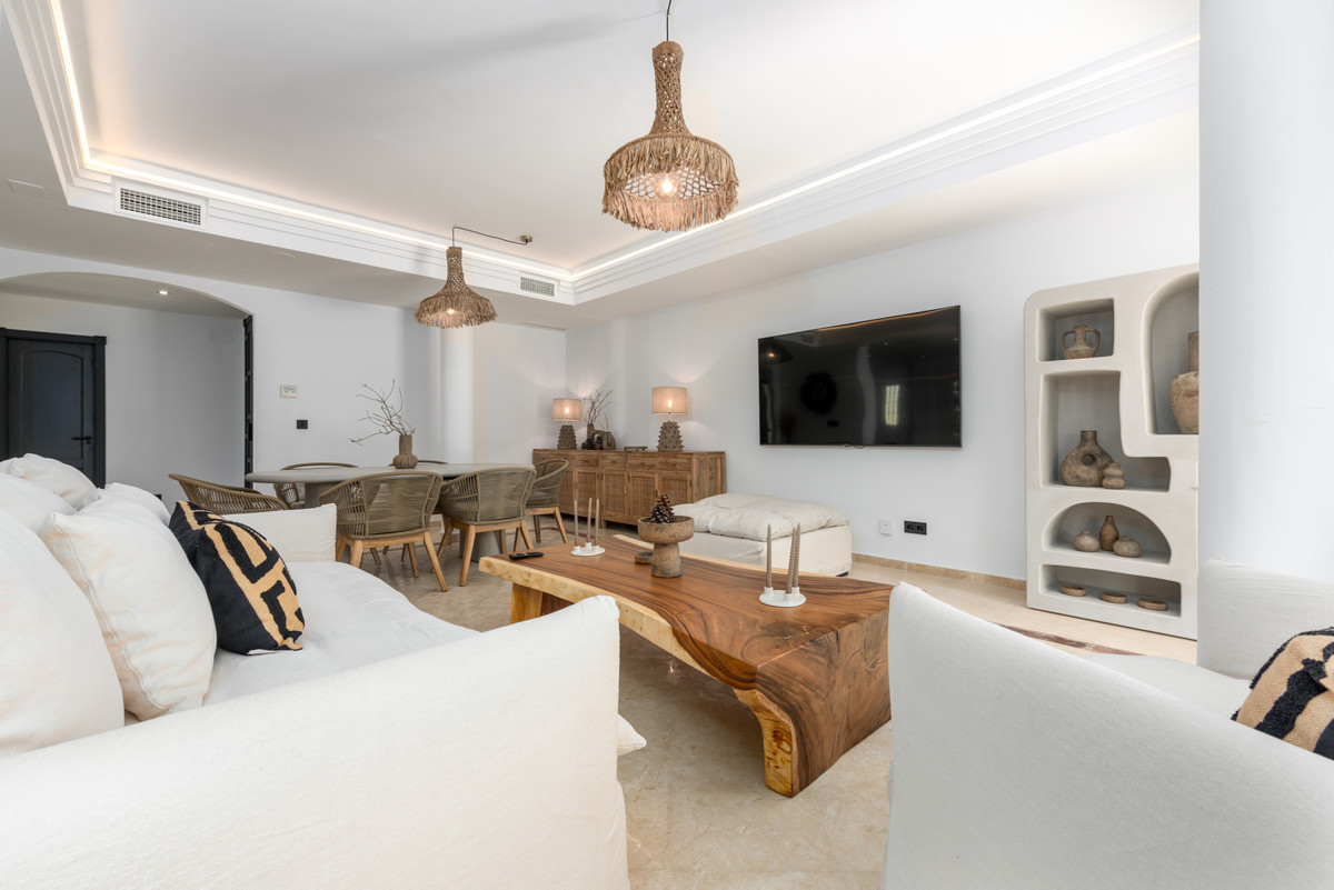 Se vende Apartamento Planta Baja de 3 dormitorios en Costa Del Sol, Cadiz, España