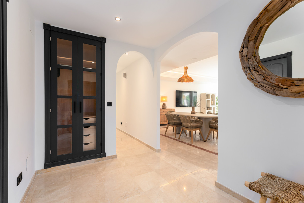 Se vende Apartamento Planta Baja de 3 dormitorios en Costa Del Sol, Cadiz, España