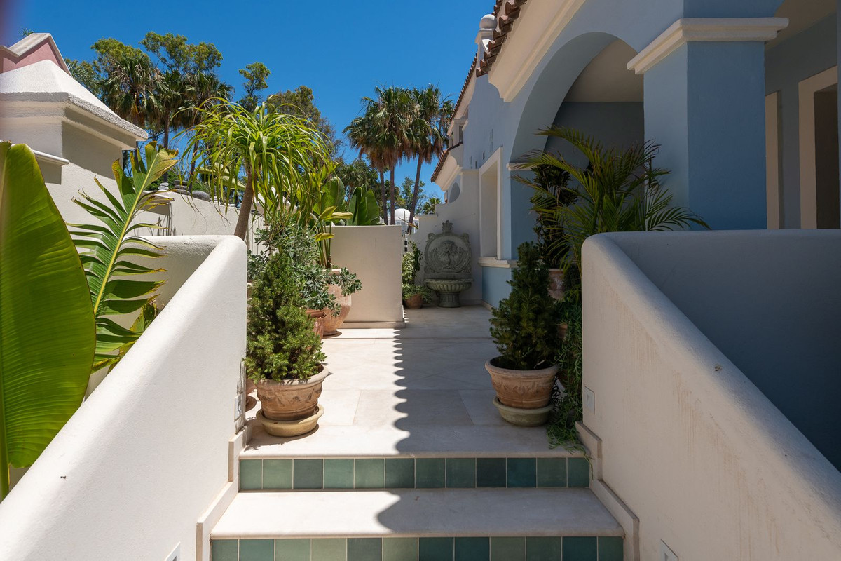 Se vende Villa - Chalet de 6 dormitorios en Costa Del Sol, Málaga, España