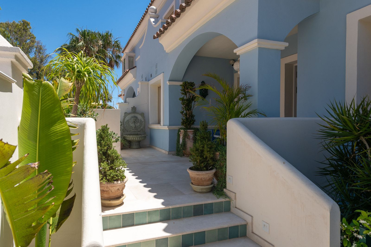 Se vende Villa - Chalet de 6 dormitorios en Costa Del Sol, Málaga, España