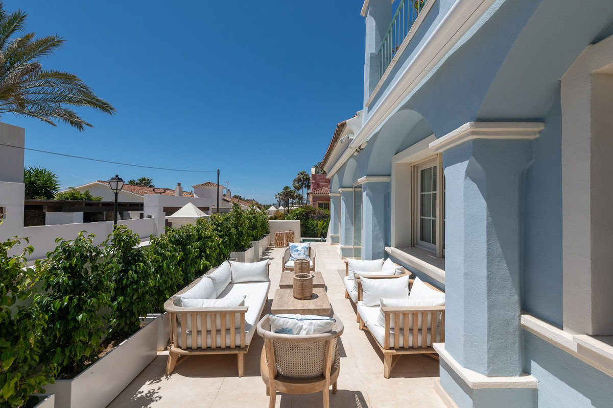 Se vende Villa - Chalet de 6 dormitorios en Costa Del Sol, Málaga, España