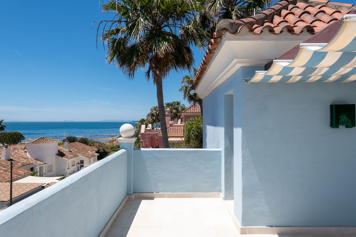 Se vende Villa - Chalet de 6 dormitorios en Costa Del Sol, Málaga, España