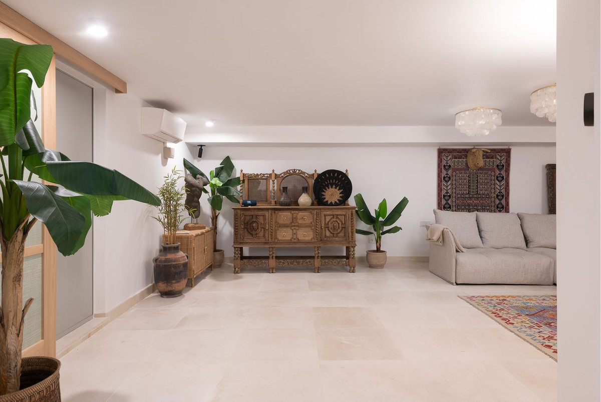 Se vende Villa - Chalet de 6 dormitorios en Costa Del Sol, Málaga, España