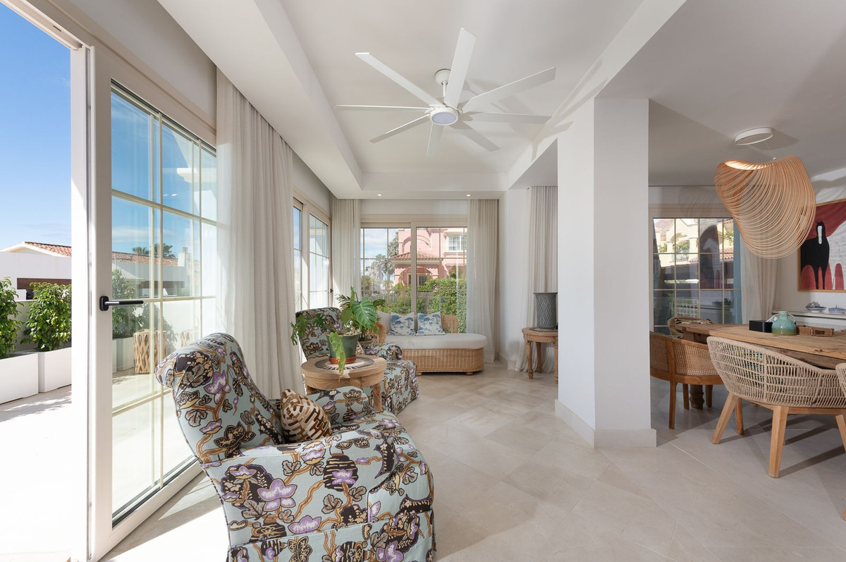 Se vende Villa - Chalet de 6 dormitorios en Costa Del Sol, Málaga, España