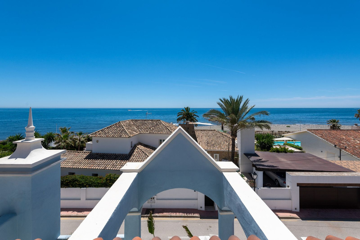 Se vende Villa - Chalet de 6 dormitorios en Costa Del Sol, Málaga, España