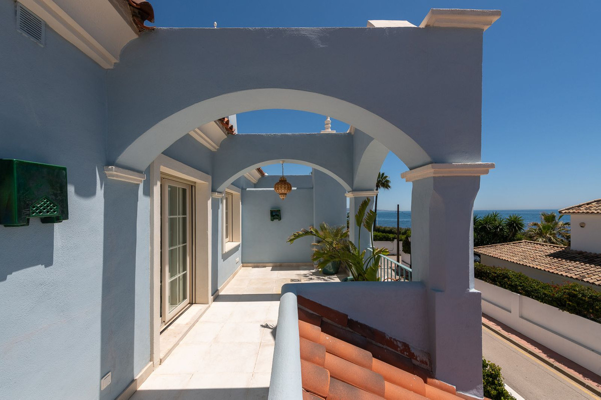Se vende Villa - Chalet de 6 dormitorios en Costa Del Sol, Málaga, España