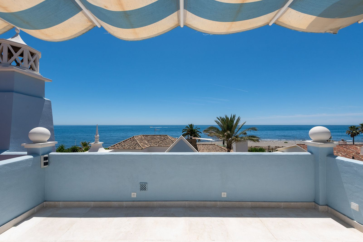 Se vende Villa - Chalet de 6 dormitorios en Costa Del Sol, Málaga, España