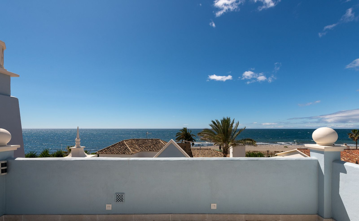 Se vende Villa - Chalet de 6 dormitorios en Costa Del Sol, Málaga, España