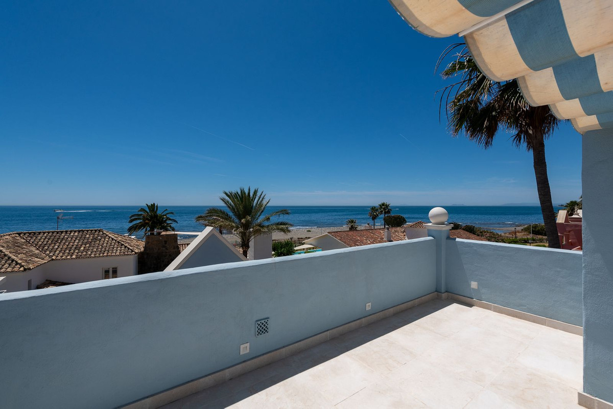 Se vende Villa - Chalet de 6 dormitorios en Costa Del Sol, Málaga, España