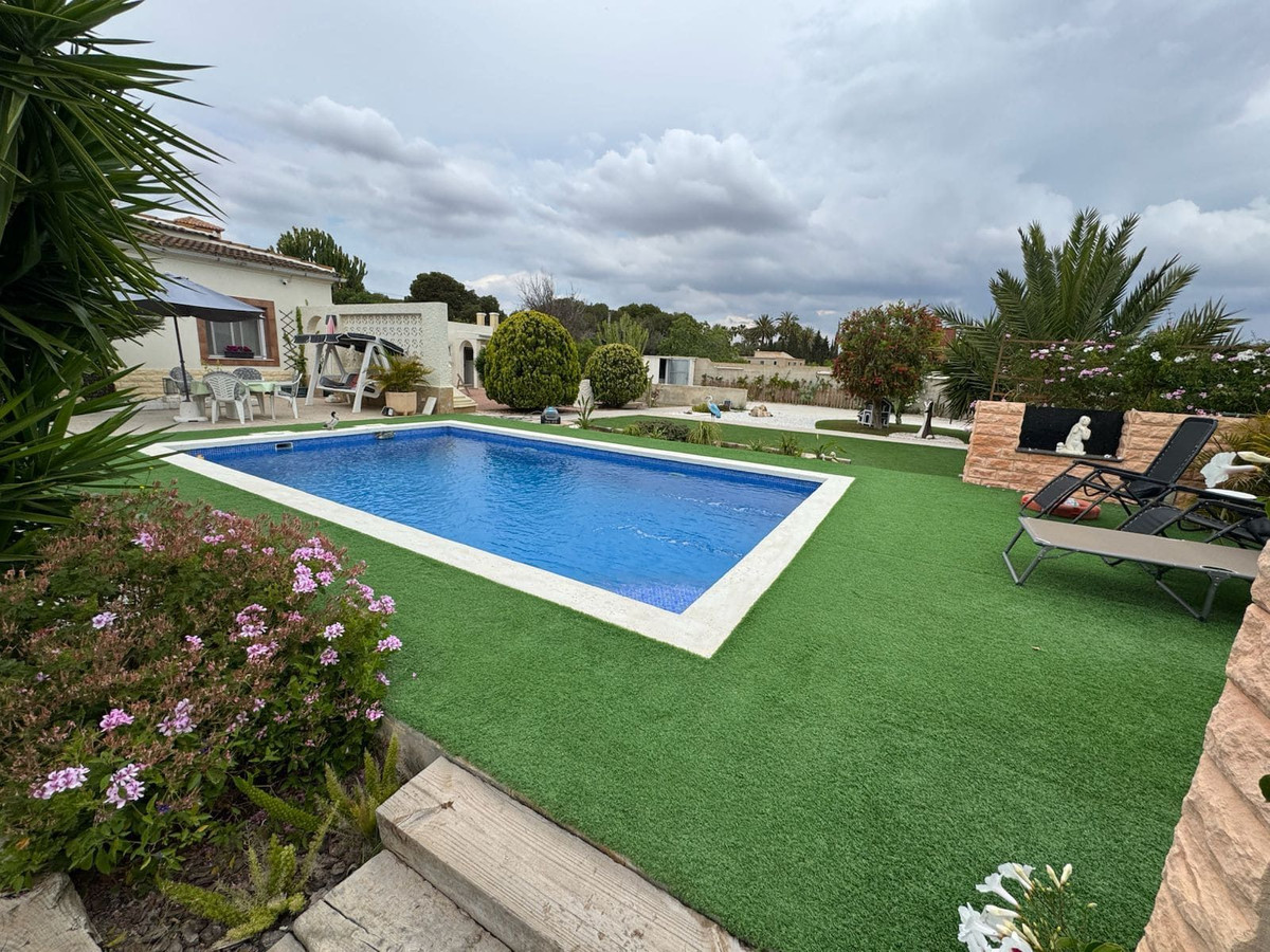 Se vende Villa - Chalet de 3 dormitorios en Costa Blanca, Alicante, España