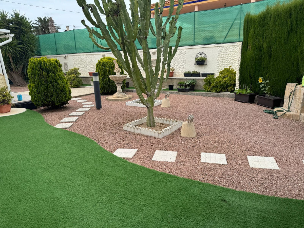 Se vende Villa - Chalet de 3 dormitorios en Costa Blanca, Alicante, España