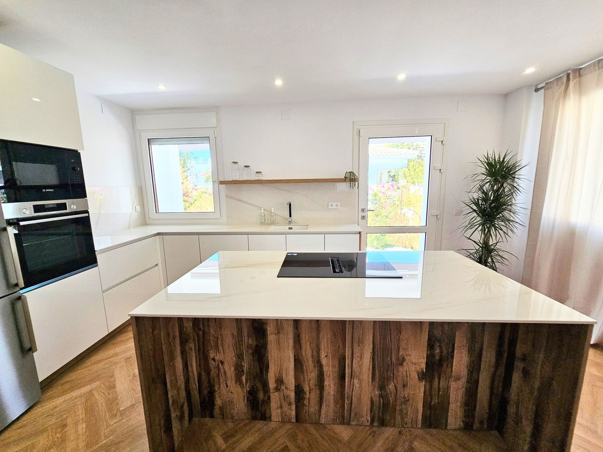 5 Bed Townhouse for sale in La Cala De Mijas Costa Del Sol, Málaga, Spain