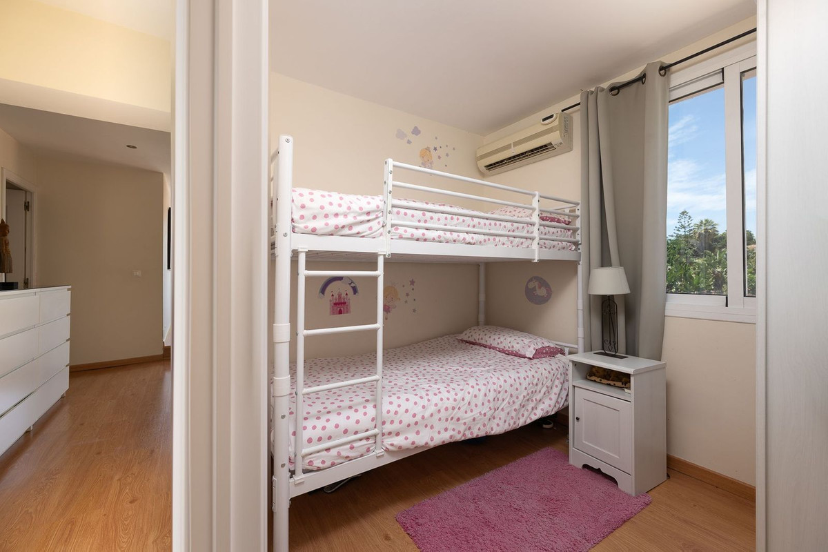 6 Bed Townhouse for sale in Río Real Costa Del Sol, Málaga, Spain