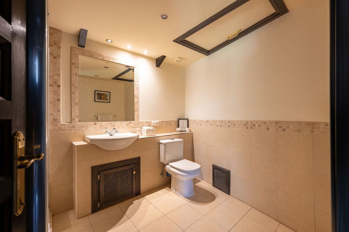 6 Bed Townhouse for sale in Río Real Costa Del Sol, Málaga, Spain