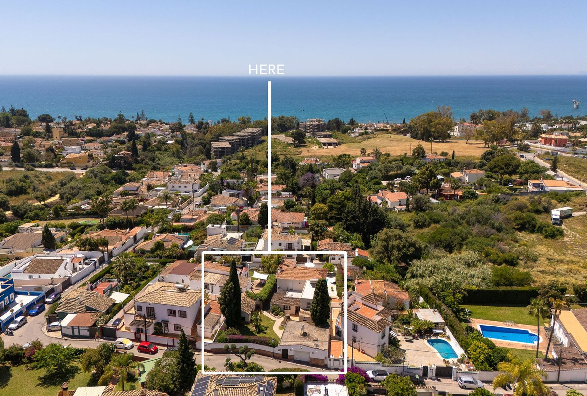 6 Bed Townhouse for sale in Río Real Costa Del Sol, Málaga, Spain