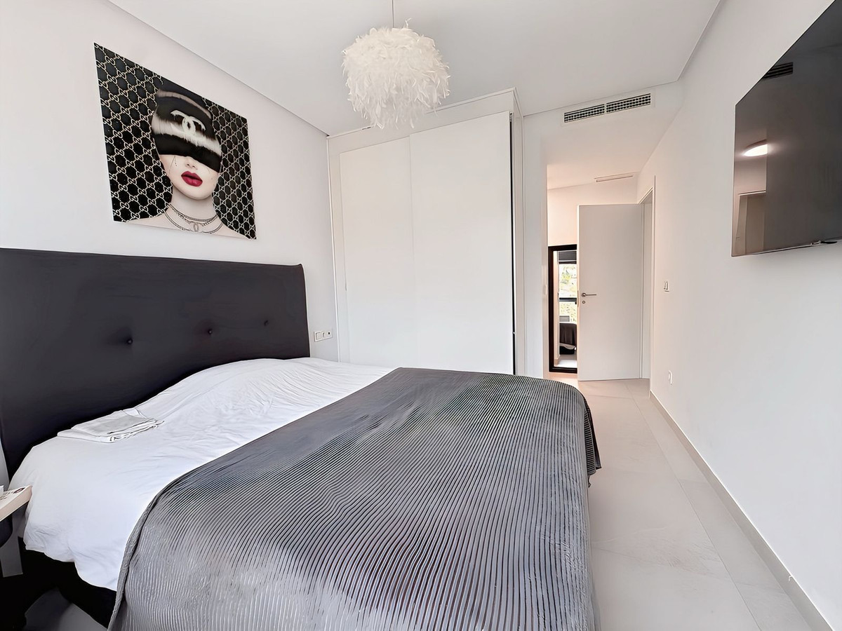 2 Bed Apartment for sale in La Quinta Costa Del Sol, Málaga, Spain