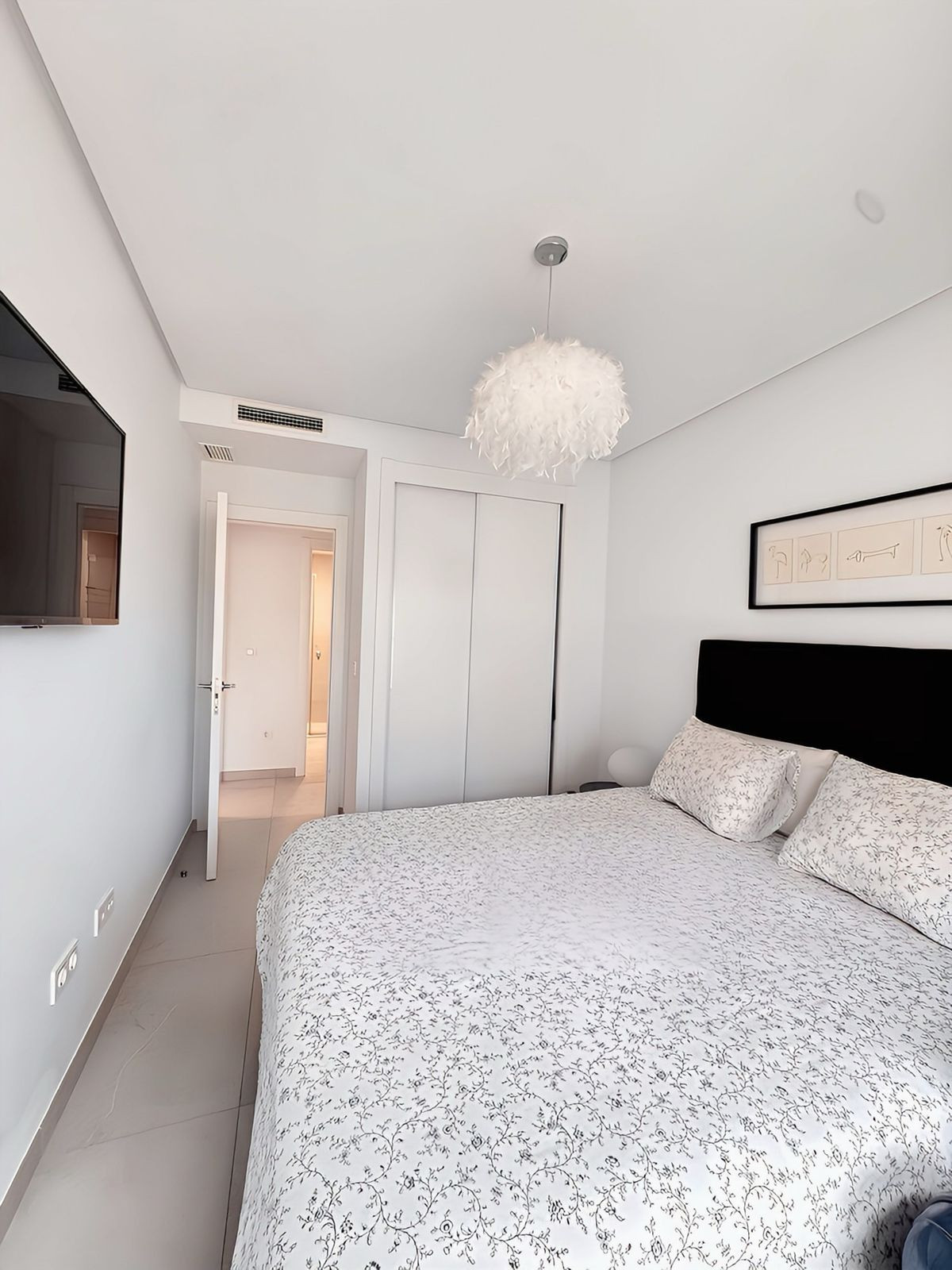 2 Bed Apartment for sale in La Quinta Costa Del Sol, Málaga, Spain