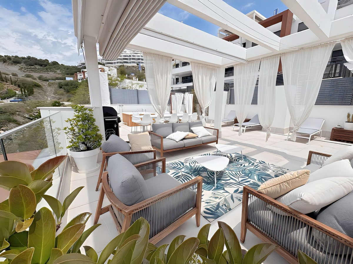 2 Bed Apartment for sale in La Quinta Costa Del Sol, Málaga, Spain