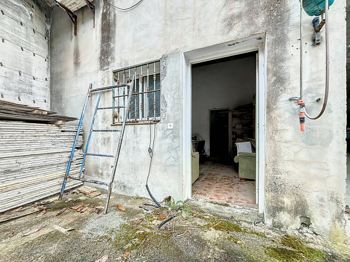 1 Bed Commercial unit for sale in Arenas Costa Del Sol East, Málaga, Spain