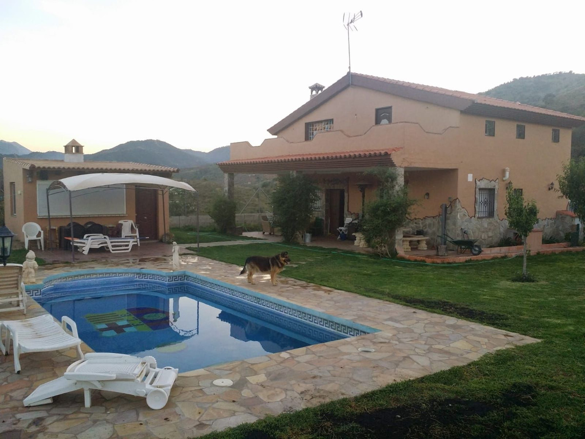 Se vende Finca - Cortijo de 5 dormitorios en Costa Del Sol, Málaga, España