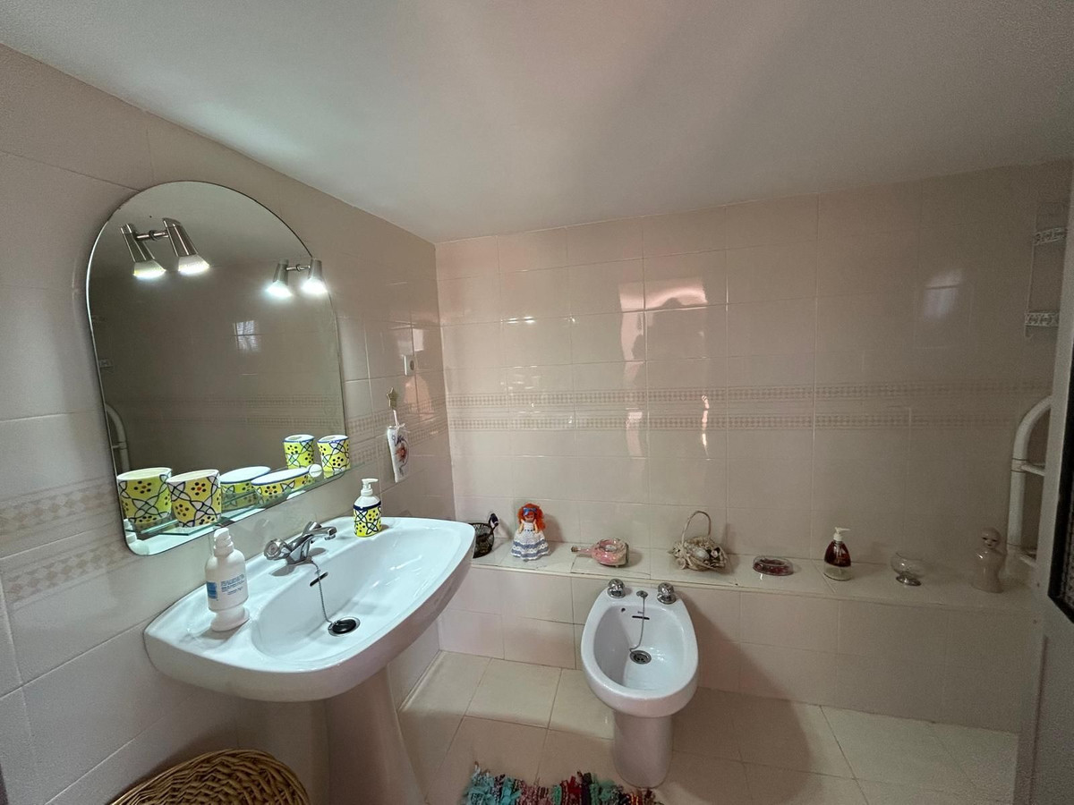 2 Bed Townhouse for sale in Alora Costa Del Sol, Málaga, Spain