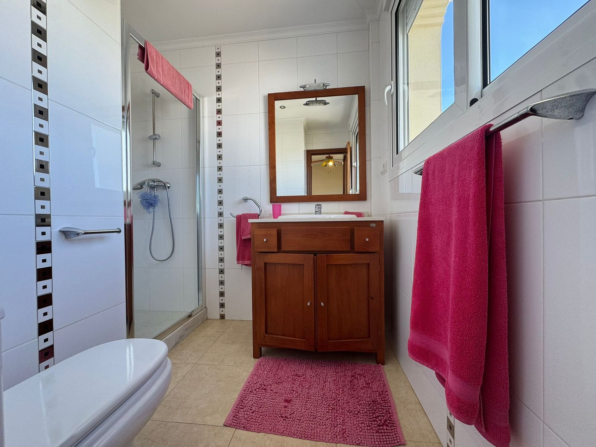 Se vende Adosada de 5 dormitorios en Costa Del Sol, Málaga, España
