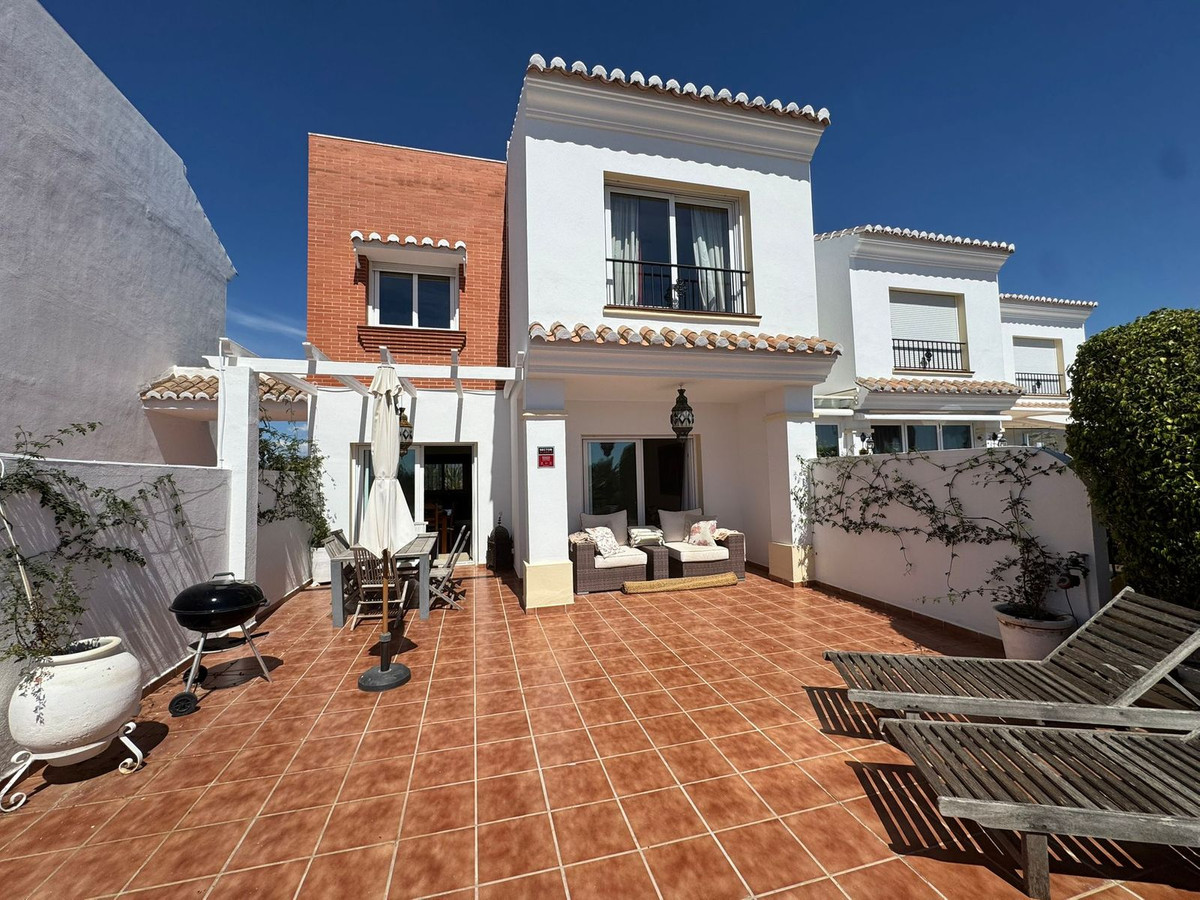 Se vende Adosada de 5 dormitorios en Costa Del Sol, Málaga, España