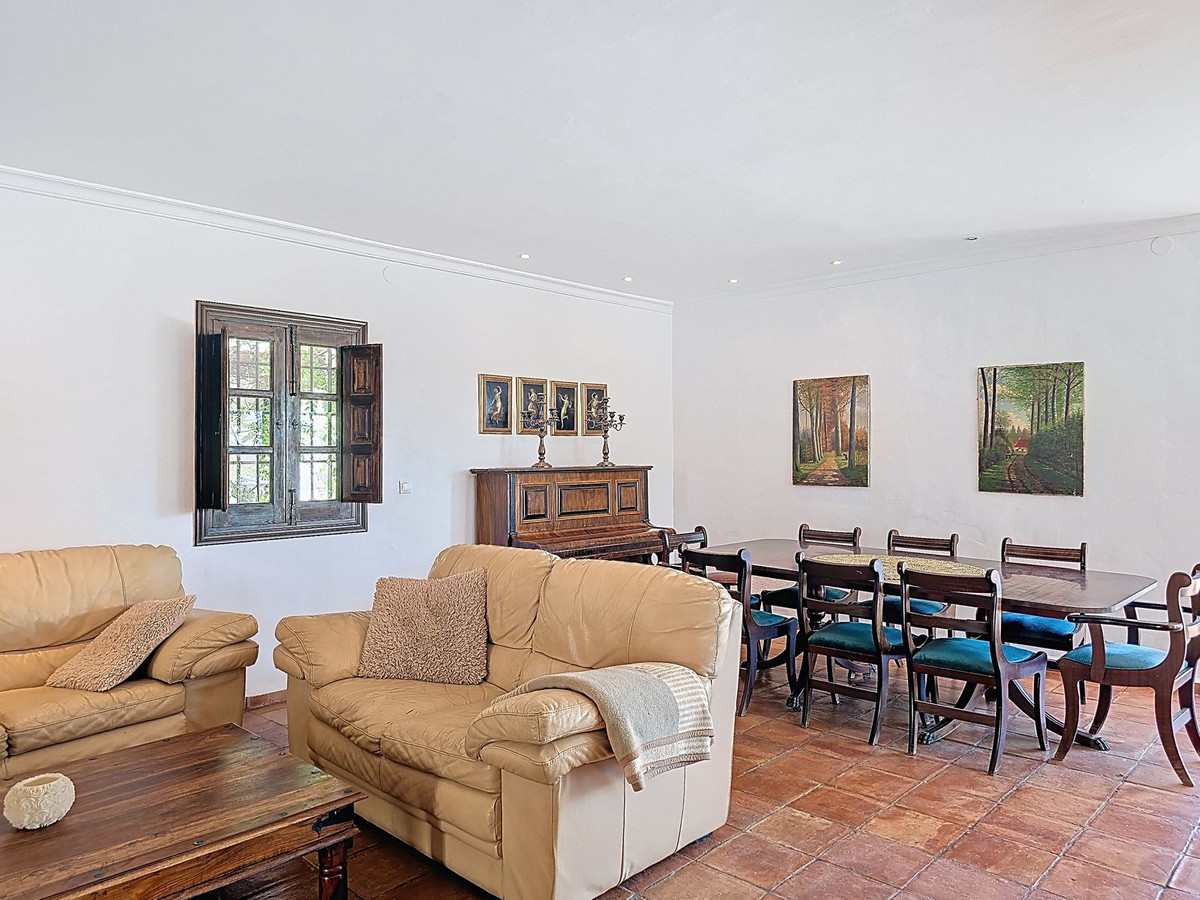 7 Bed Townhouse for sale in Torrox Costa Del Sol East, Málaga, Spain