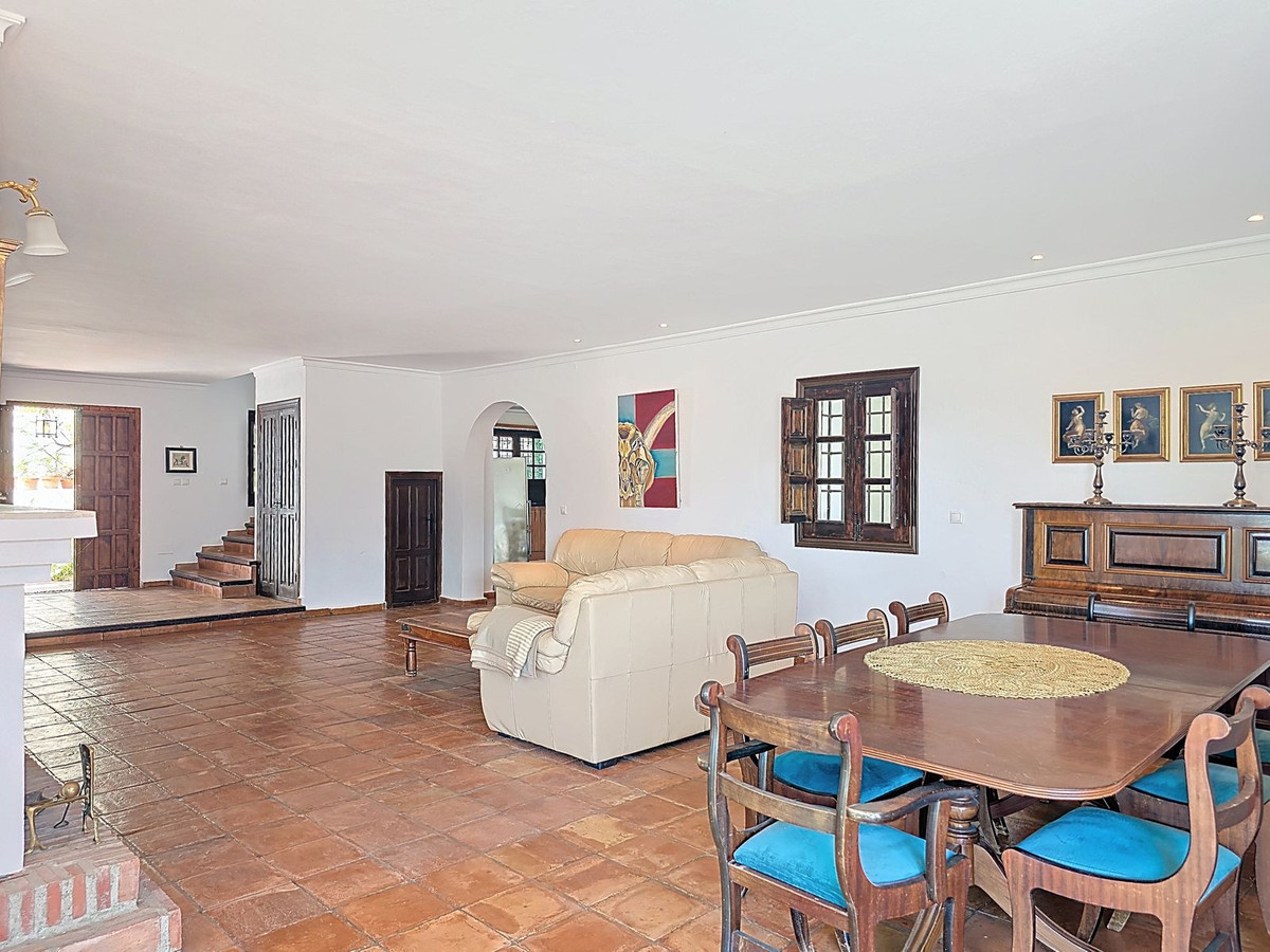 7 Bed Townhouse for sale in Torrox Costa Del Sol East, Málaga, Spain