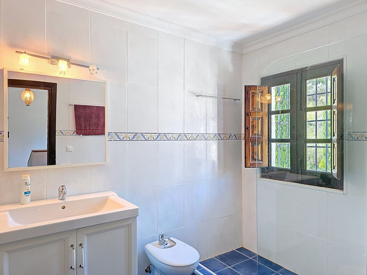 7 Bed Townhouse for sale in Torrox Costa Del Sol East, Málaga, Spain