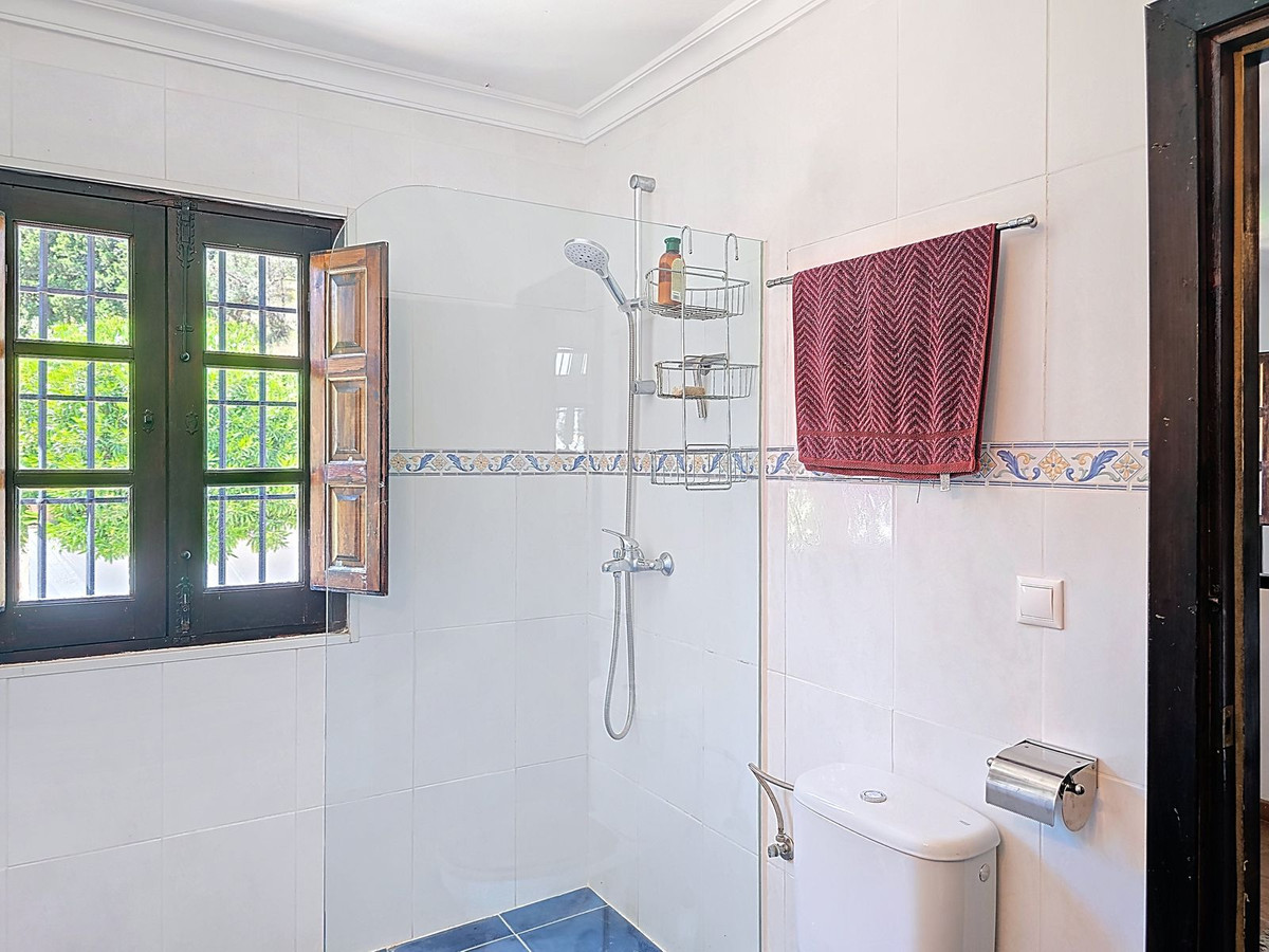 7 Bed Townhouse for sale in Torrox Costa Del Sol East, Málaga, Spain
