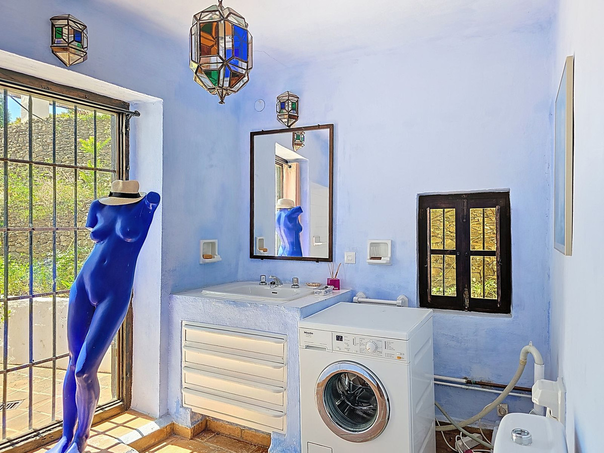7 Bed Townhouse for sale in Torrox Costa Del Sol East, Málaga, Spain