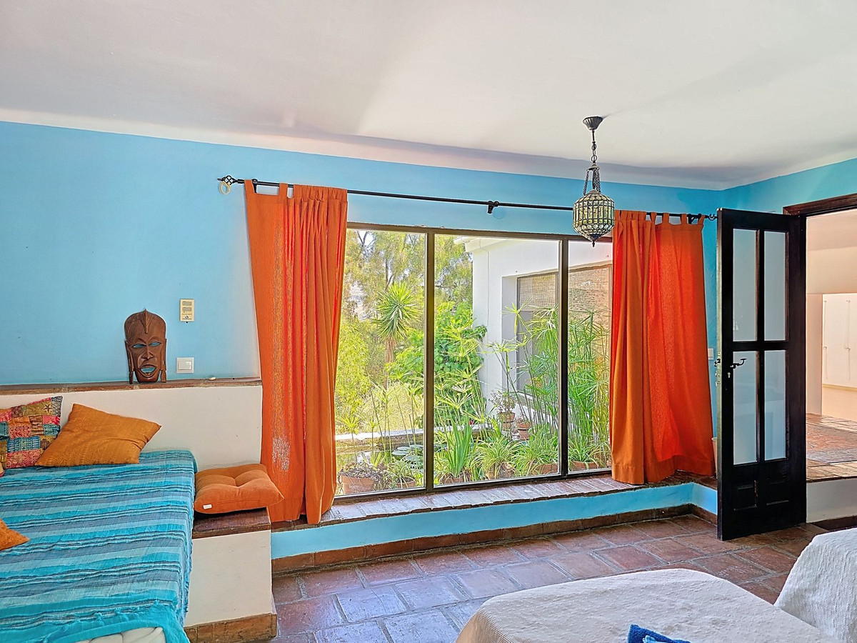 7 Bed Townhouse for sale in Torrox Costa Del Sol East, Málaga, Spain