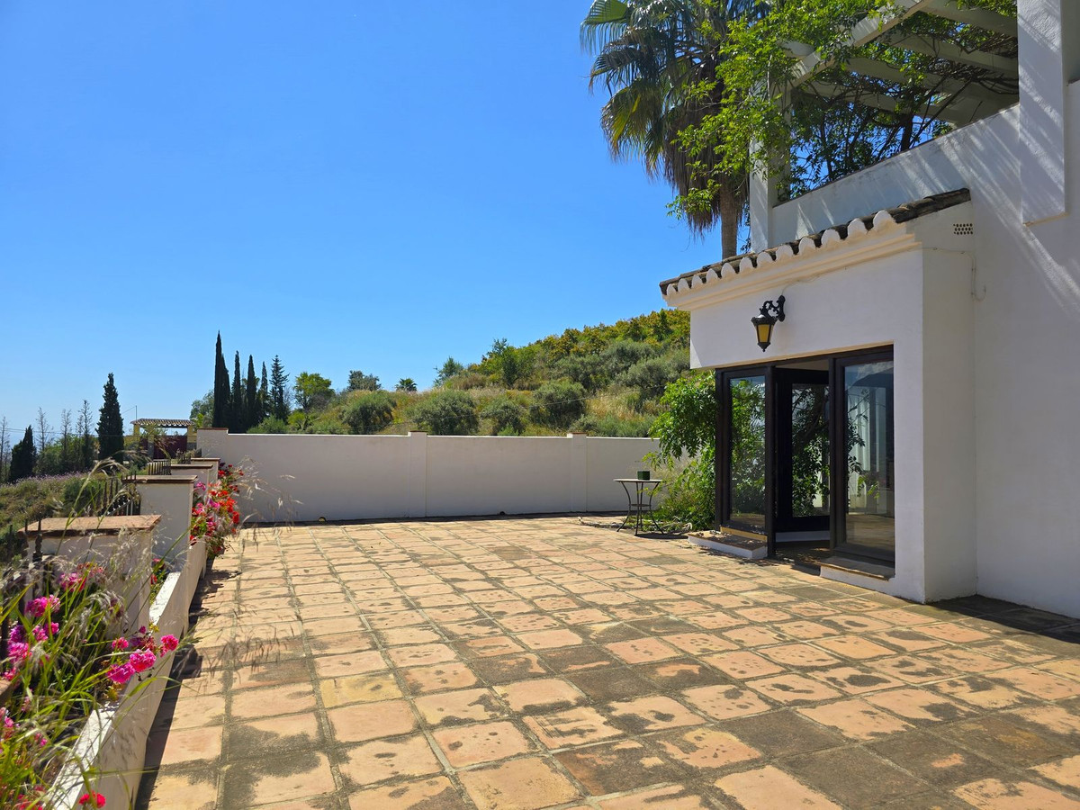 7 Bed Townhouse for sale in Torrox Costa Del Sol East, Málaga, Spain