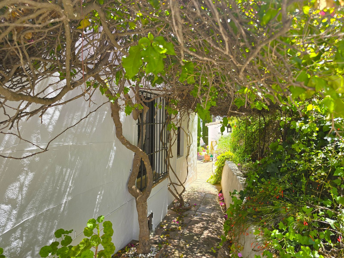 7 Bed Townhouse for sale in Torrox Costa Del Sol East, Málaga, Spain