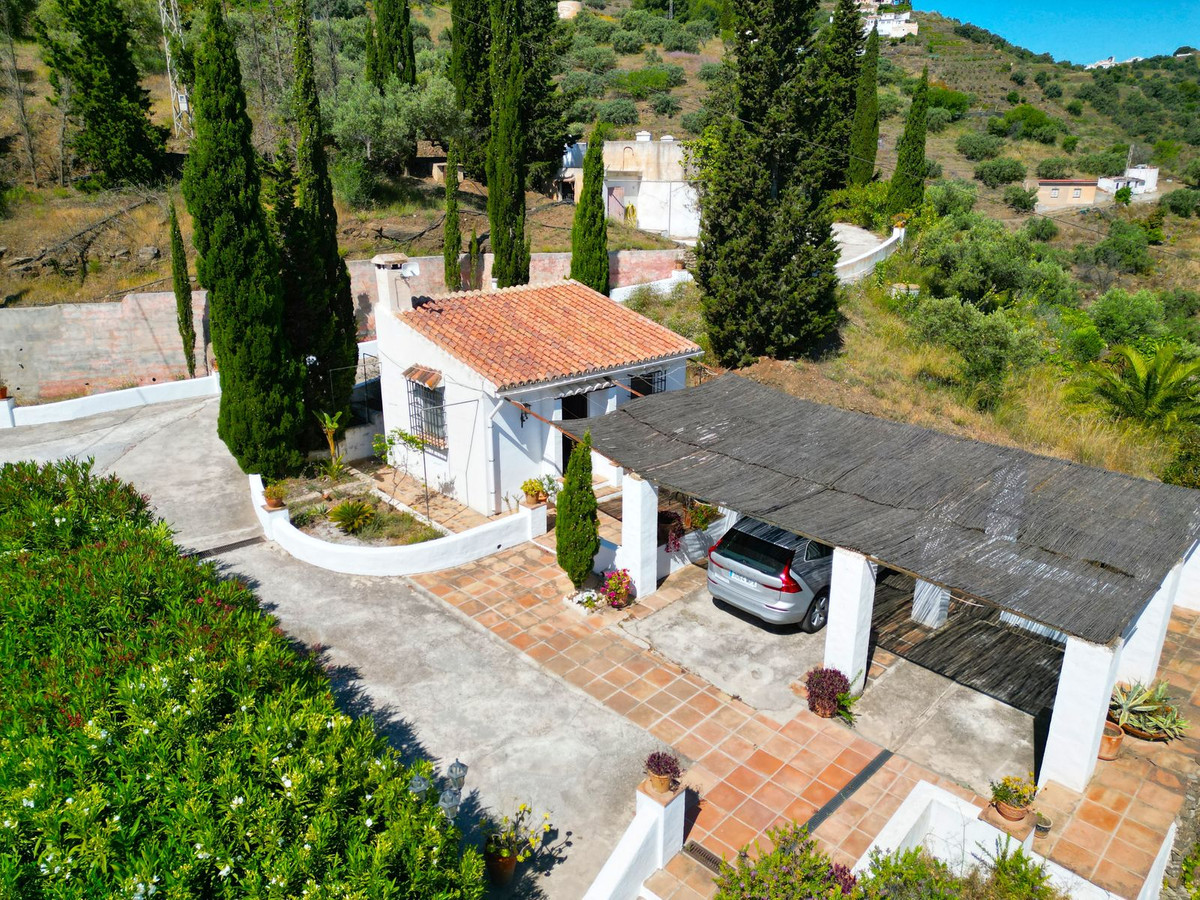 7 Bed Townhouse for sale in Torrox Costa Del Sol East, Málaga, Spain