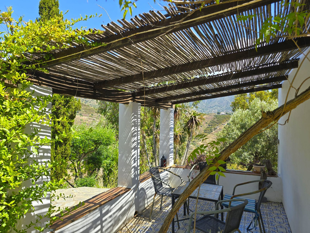 7 Bed Townhouse for sale in Torrox Costa Del Sol East, Málaga, Spain