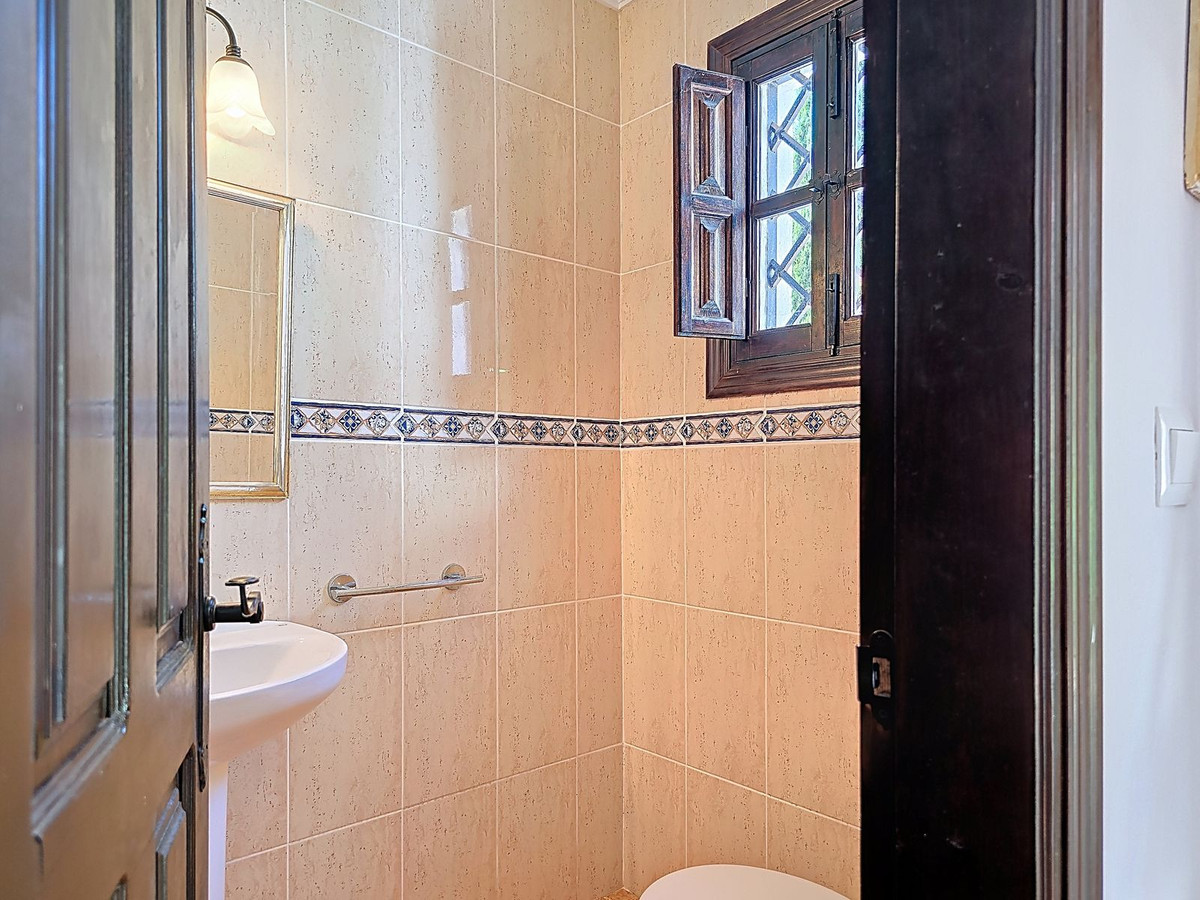 7 Bed Townhouse for sale in Torrox Costa Del Sol East, Málaga, Spain