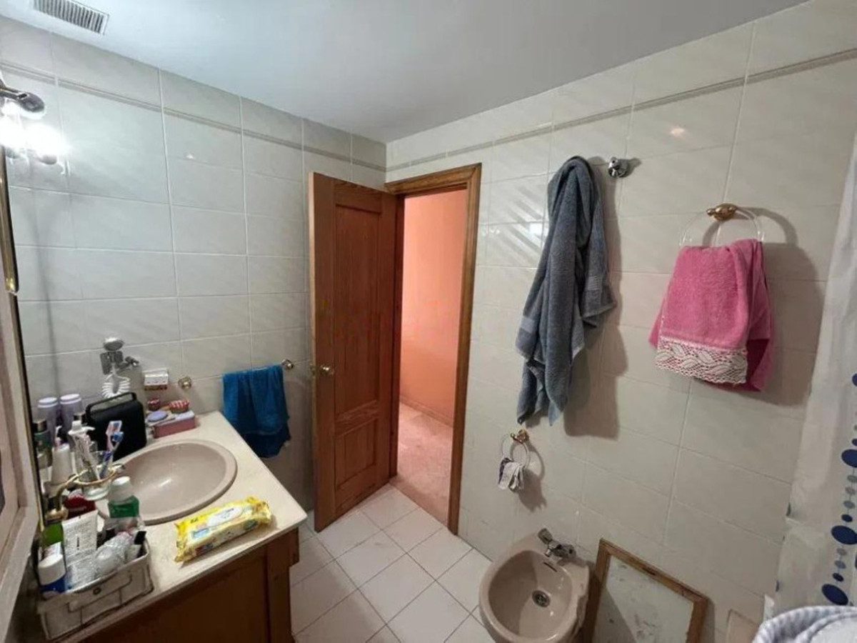 Se vende Apartamento en Planta Última de 4 dormitorios en Costa Del Sol, Málaga, España