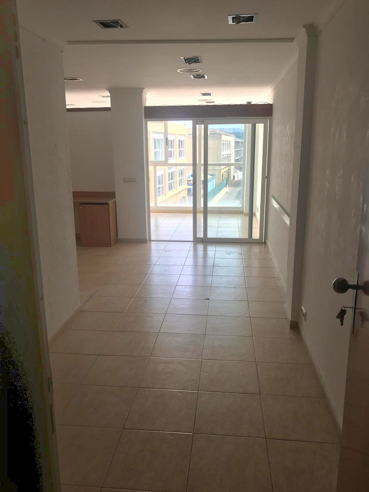 Se vende Oficina de 2 dormitorios en Costa Blanca, Alicante, España